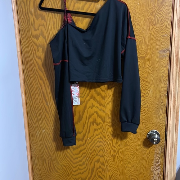 Brand new women’s off the shoulder sweater - Picture 2 of 5